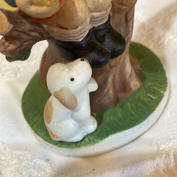 Botín appletree w/dog ceramic figurine. - Picture 2 of 9